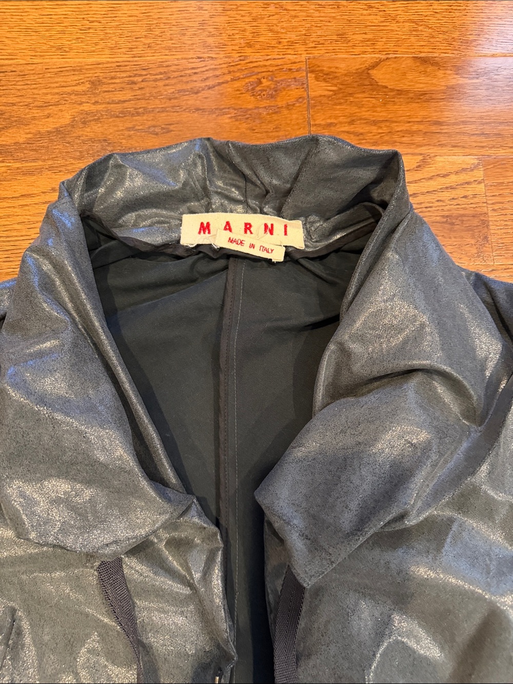 Marni Metallic Short-Sleeve Trench Coat in Shimmering Gray - Picture 4 of 14